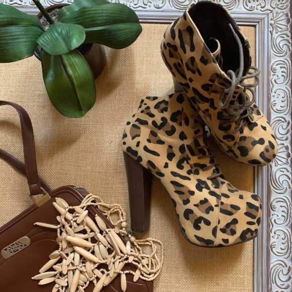 ‼️S A L E ‼️ Cheetah Print Heels - Picture 2 of 5